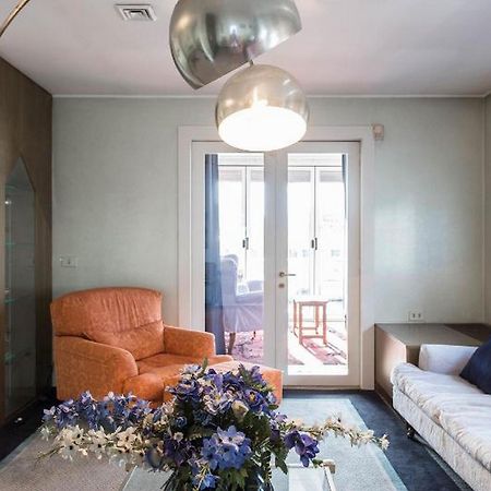 Roomy Apartment Duomo&San Babila Milano Esterno foto